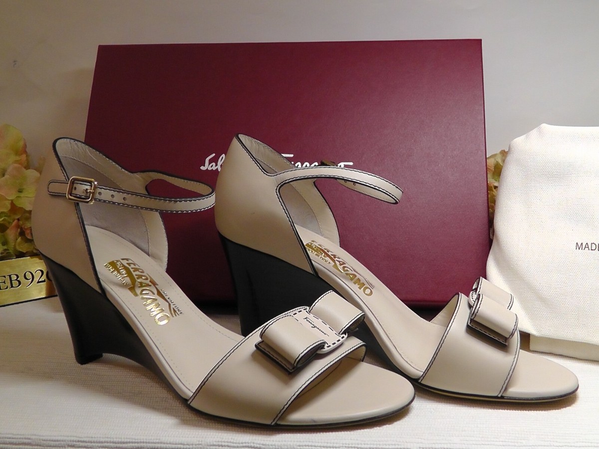 Salvatore Ferragamo BONE Grette Bow Wedge Sandal Size 8C