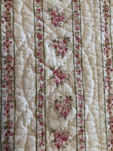 Simply Shabby Chic Floral Pink Quilted Rachel Ashwell Bedspread Full 86" x 90" - Picture 3 of 7