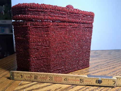 BEADED HEART SHAPE STORAGE BOX CRIMSON WITH TASSLE 6'' - Picture 4 of 9