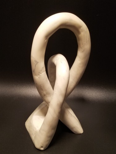 Kenya Hand Carved White/Gray Marbleized Soapstone Eternal Love Knot Sculpt 7.5 - Picture 6 of 8