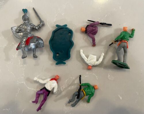 Vintage Timpo / Swoppet Cowboys and Knight and base for horse, accessories - Picture 2 of 3