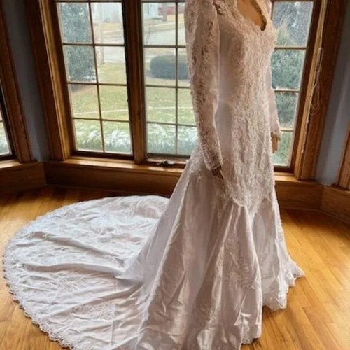 * Bonny Vintage Long Sleeve Traditional Flared Wedding Dress Bridal Gown Size 12 - Picture 5 of 16