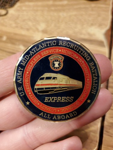 Mid-Atlantic Recruiting Battalion Challenge Coin - Picture 1 of 3