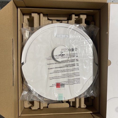 Roborock Q8 Max Plus Robotic Vacuum White - Picture 2 of 7