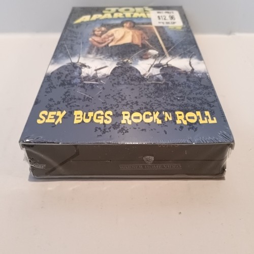 Joes Apartment (VHS, 1996)-Warner Brothers-PG13-MTV Films-New-Watermark - Picture 6 of 8