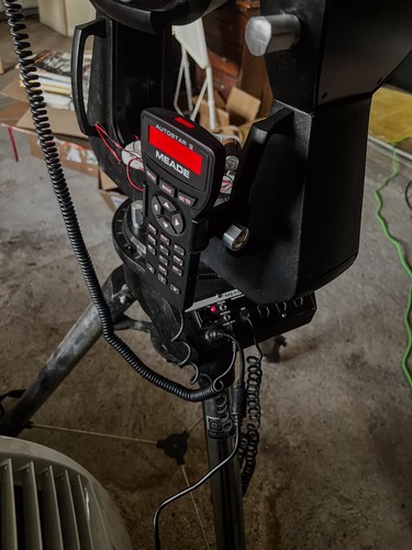 8" Meade LX 200 GPS Telescope with Case and Accessories . - Picture 7 of 8