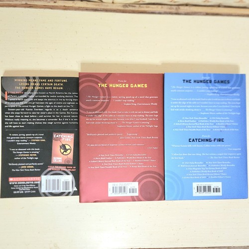 The Hunger Games Trilogy Complete Series Suzanne Collins 2 Hardcover 1 Soft - Imagen 3 de 7