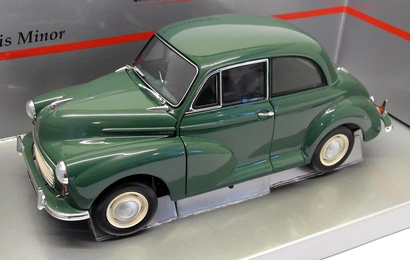 Minichamps 1/18 Scale Diecast 150 137000 - Morris Minor Saloon Green - Image 4 of 4