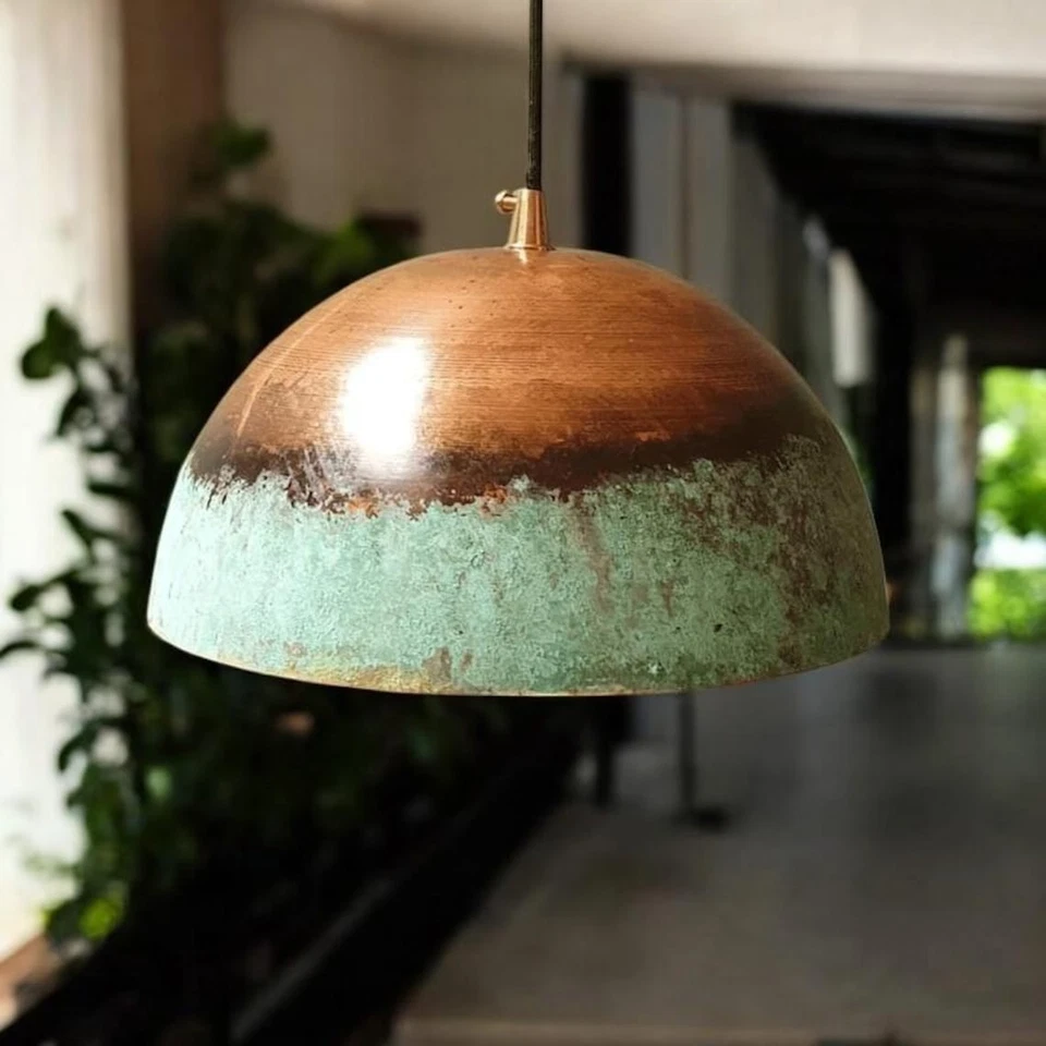 Lámpara colgante artesanal de cobre pátina verde, luz de techo cúpula oxidada Foto 2 de 4
