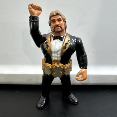 WWF Hasbro Ted DiBiase Million Dollar Man Actionfigur mit Gürtel Serie 1 WWE