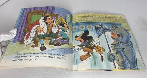 Libro vintage 1968 Walt Disney's Story of Topolino, piccolo sarto coraggioso PB - Foto 6 di 13