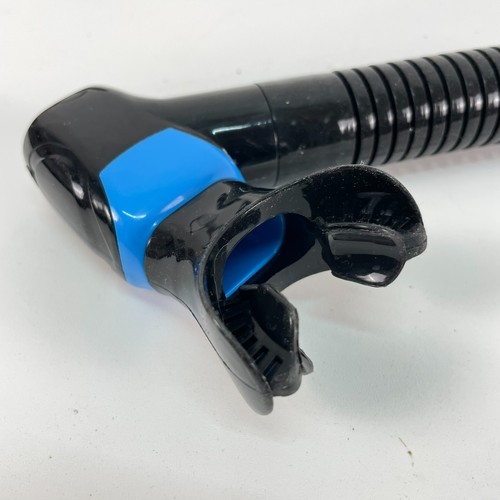Kit de máscara panorámica de visión amplia y snorkel seco Cressi - Imagen 9 de 12