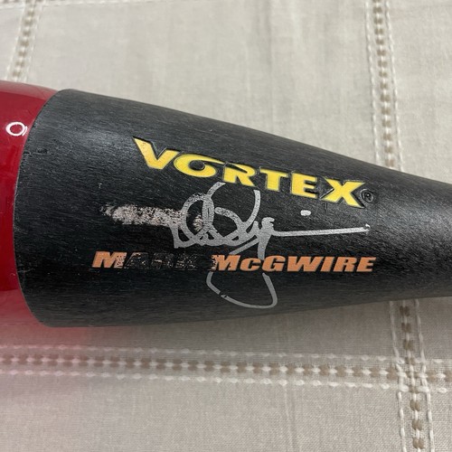 De colección 1998 Mark McGwire Vortex Power Bat presión de aire rojo y negro plástico  - Imagen 2 de 10
