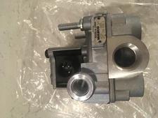 NEW ABS MODULATOR RELAY VALVE GENUINE WABCO MERITOR 4721950330