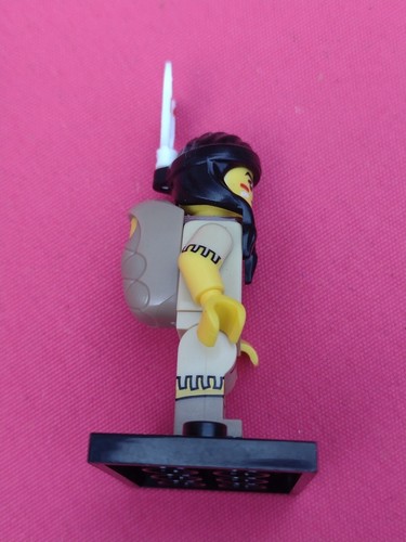 Lego 71011 Minifigures Series 15 Tribal Woman Native Indian w/ Baby In Carrier - Foto 4 di 6