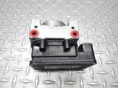 2014 13-16 Triumph 1050 Speed Triple ABS Brake Module Pump Control Unit - Picture 4 of 12