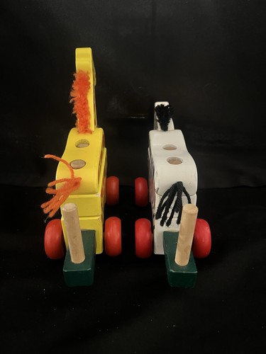 Melissa & Doug Wooden Stackable Zoo Animals Pull Along Toy Giraffe & Zebra - Picture 5 of 11