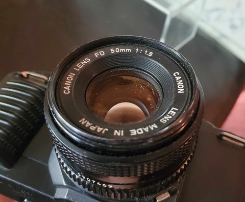 Canon T70 35mm Film Camera with FD 50mm 1:1.8 S.C. Lens - Picture 7 of 9
