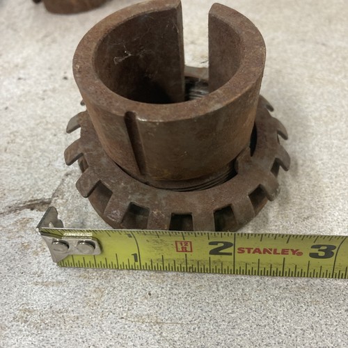 Adapter sleeve with groove nut and retaining ring - Picture 1 of 6