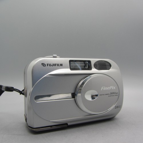 Fujifilm Digital Camera FinePix 2600 Zoom 2.0MP Silver Tested - Picture 1 of 9