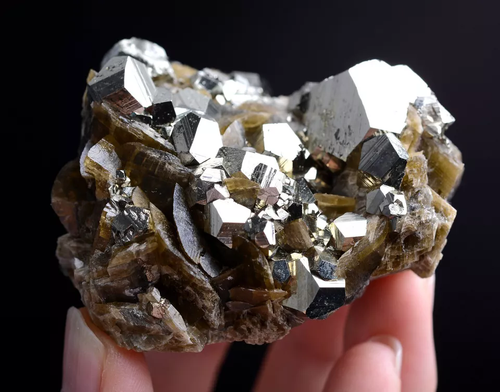 205 g esemplare minerale di benz pirite e calcite gialla di altissimo grado naturale/Cina - Foto 5 di 12