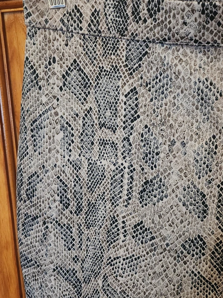 New York & Company Womens Size 1X Brown Animal Print Stretchable Waist NWOT  - Image 2 of 4