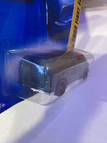 ARGENTO 2008 NUOVI MODELLI Hot Wheels PERSONALIZZATO '77 DODGE VAN 007/196 (M) - Foto 6 di 8