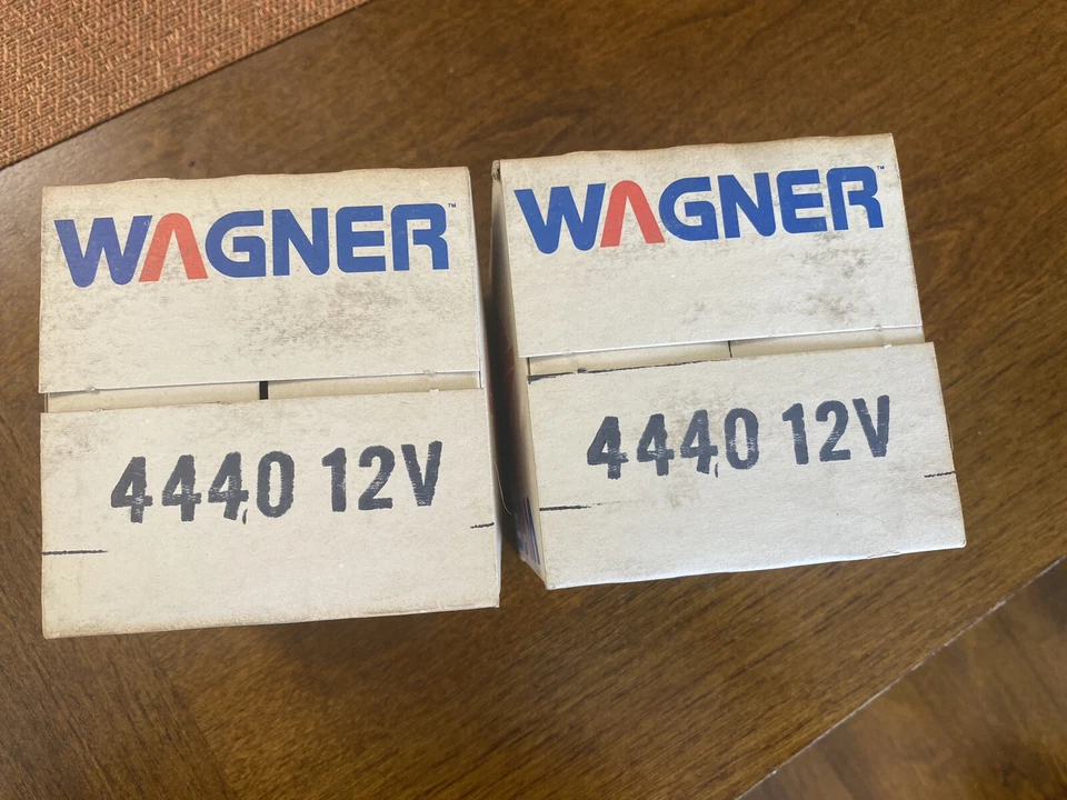 Qty 2 NEW OLD STOCK WAGNER TUNG SOL 4440 12V SEALED BEAMS LIGHTS - Image 3 of 4