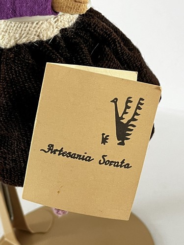 Handcrafted Traditional Bolivian Artesania Sorata Cholita Woolen Doll with Baby - Picture 7 of 12