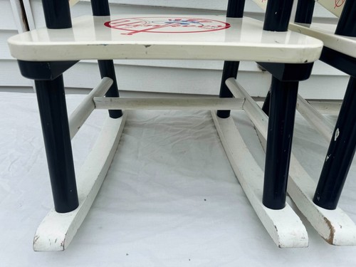 Two (2) New York Yankees Wooden Rocking Chairs - The Danbury Mint - Picture 6 of 24