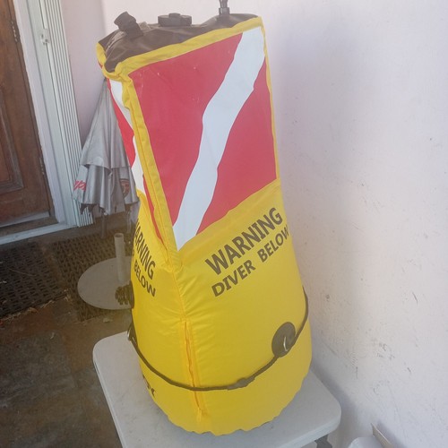 Diving 3D Buoy DIVERS BUOY W/LIGHT - Picture 2 of 8
