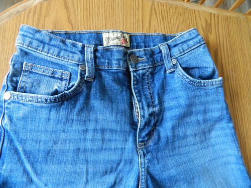 Boys Wrangler 20X Blue Jeans Size 16R - VGUC - Picture 2 of 7