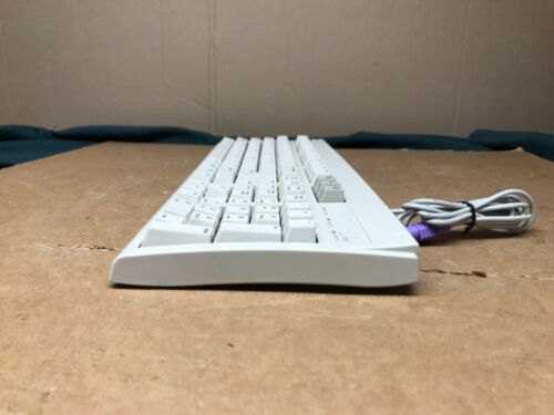 Vintage BTC 5201 Wired PS/2 Keyboard - White - Great Condition - Picture 3 of 10