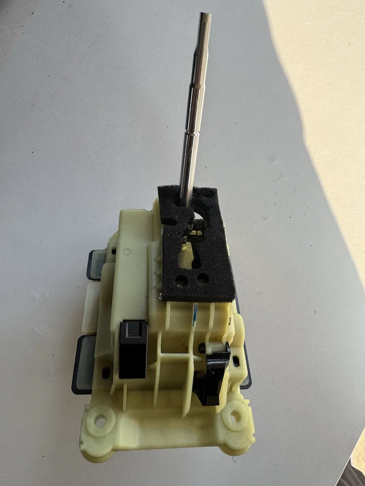 03-09 MERCEDES W211 E350 E500 FLOOR GEAR SELECTOR SHIFTER 2112674624 OEM - Image 4 of 4