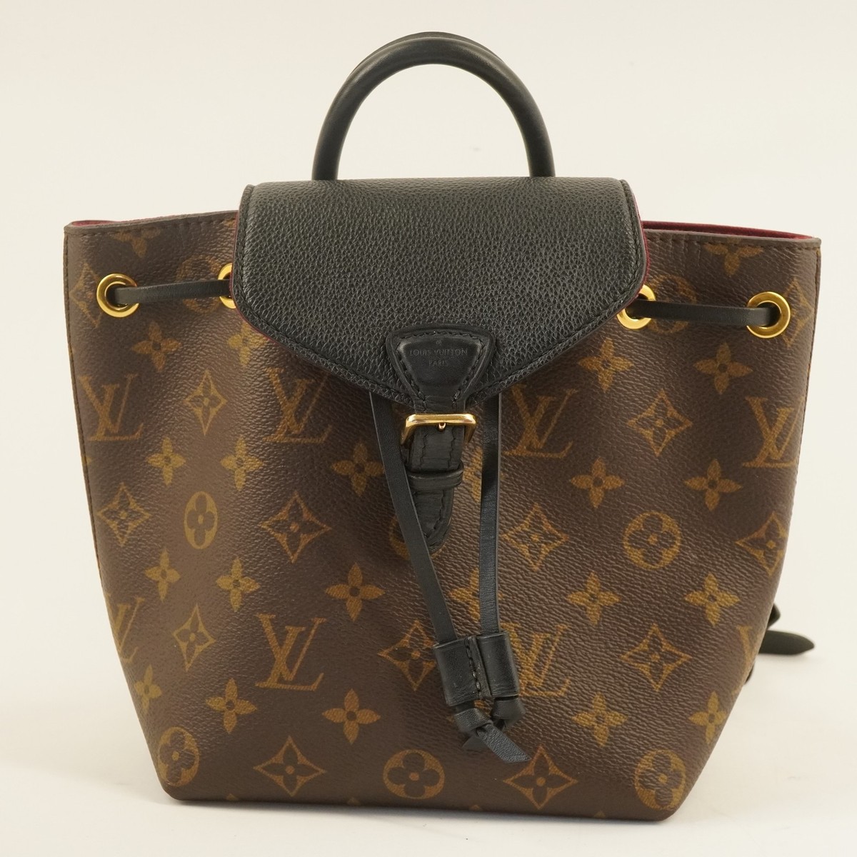 louis vuitton backpack medium size Monogram Montsouris MM 1869911 FASHIONPHILE This item shows marks and wear on base LV Discovery Backpack PM Monogram
