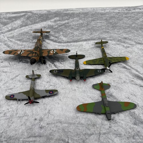 B574 Flugzeugmodell Konvolut u.a. Messerschmitt & Bomber, Metallmodelle Militär - Bild 5 von 15