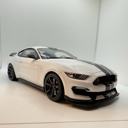 1/18 GT Spirit Ford Mustang Shelby GT350 R white blackStripe 2015 GT101 CF359