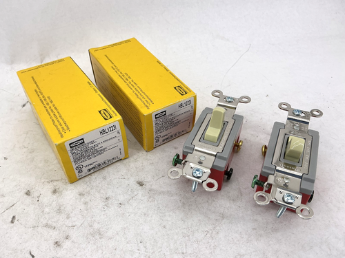 Lote de 2 Nuevos Hubbell HBL1223I Interruptor Marfil Nylon Palanca 3 Vías 20A 120-277VAC - Imagen 1 de 7