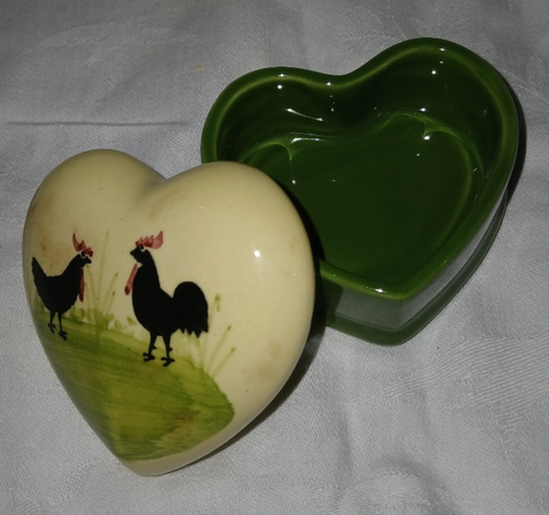 Keramikdose m. Deckel Herzform, Herzdose, Zeller Keramik - Hahn und Henne