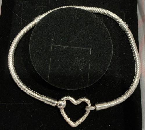 New! Authentic Pandora Moments Heart Closure Snake Chain Bracelet Size 7 1/2” - Picture 7 of 8