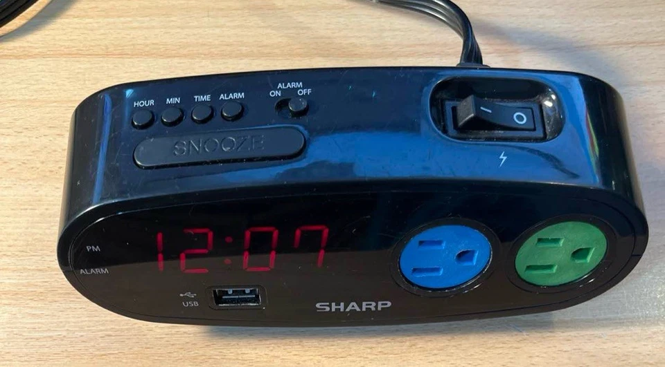 Sharp Digital Alarm Clock SPC137 USB Charge Port 2 AC Outlets Red LED Display - Image 2 of 4