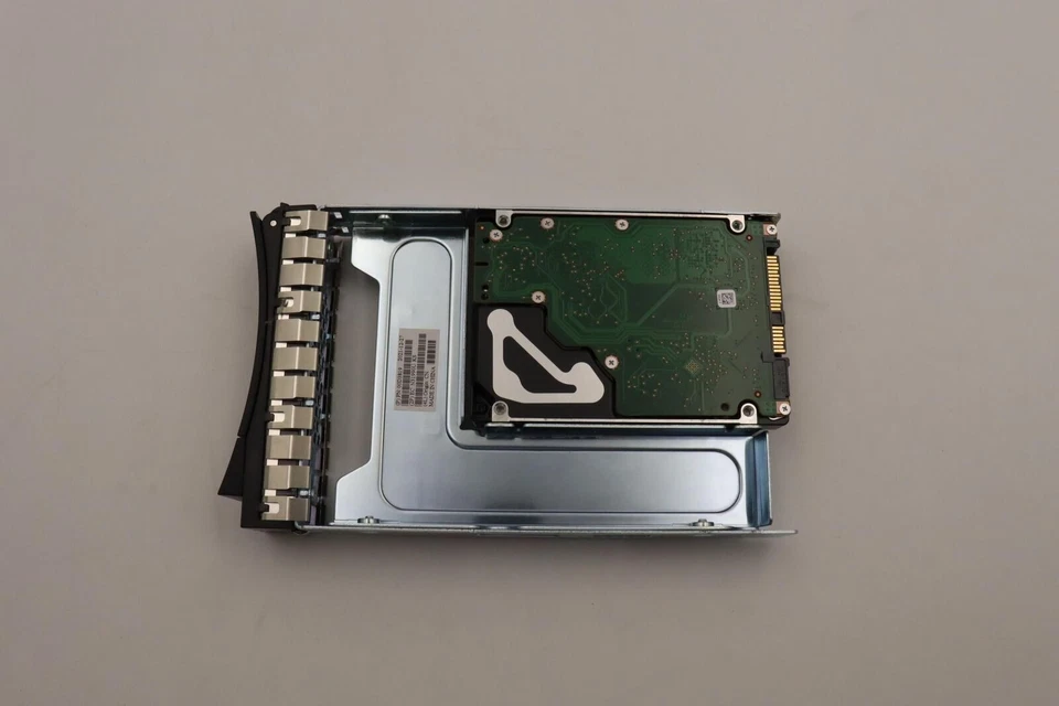 Lenovo 01GV041 900GB 01GV040 System x3650 M5 15K 12Gb/s 3.5" SAS Hard Drive HDD - Image 3 of 4