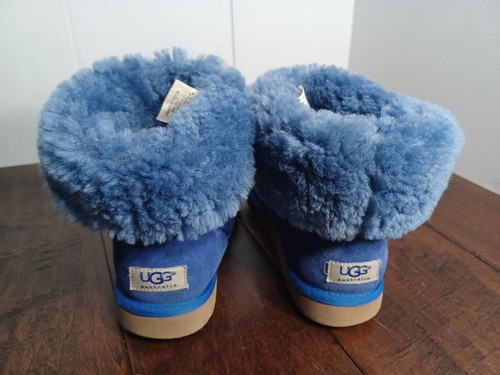 Bota UGG Azul Marino W Corta Clásica 5825 Talla W9 - Imagen 16 de 24