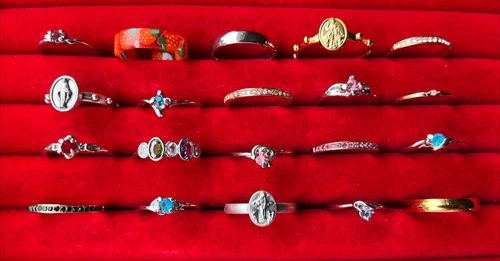 ⭐️ VINTAGE~MOD LOT OF 20 RINGS FASHION/COSTUME JEWELRY (NO MISSING STONES) ⭐️