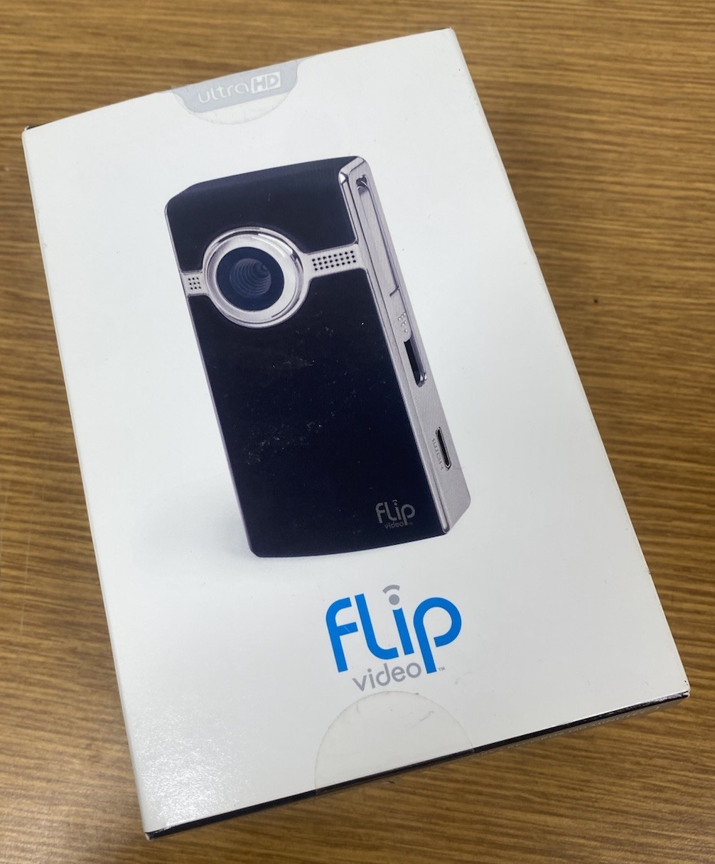 Flip Video U2120B 8GB Video Camera Cottage Core 2009-New Sea