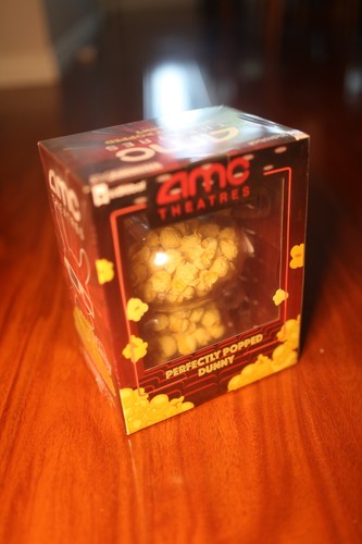 Kidrobot x AMC THEATERS x SDCC 2024 Exclusivo 8" PERFECTAMENTE POPPED Dunny Nuevo - Imagen 3 de 6