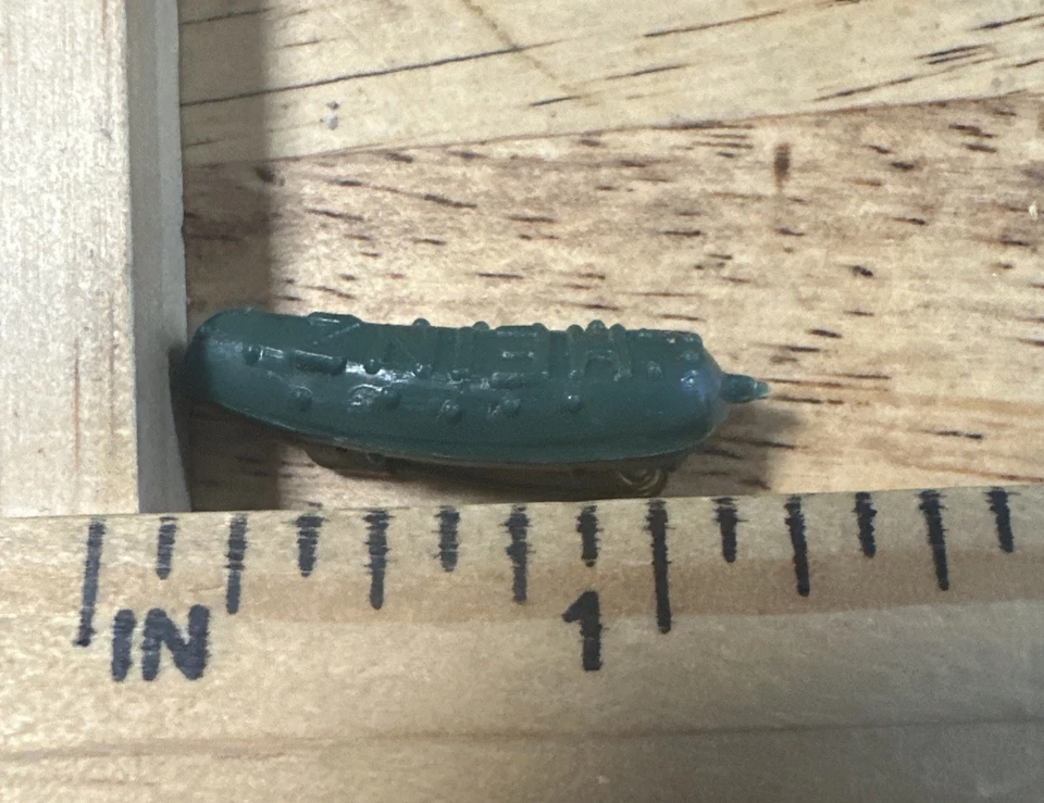 Vintage Heinz Cucumber Pin/Brooch - Image 3 of 3