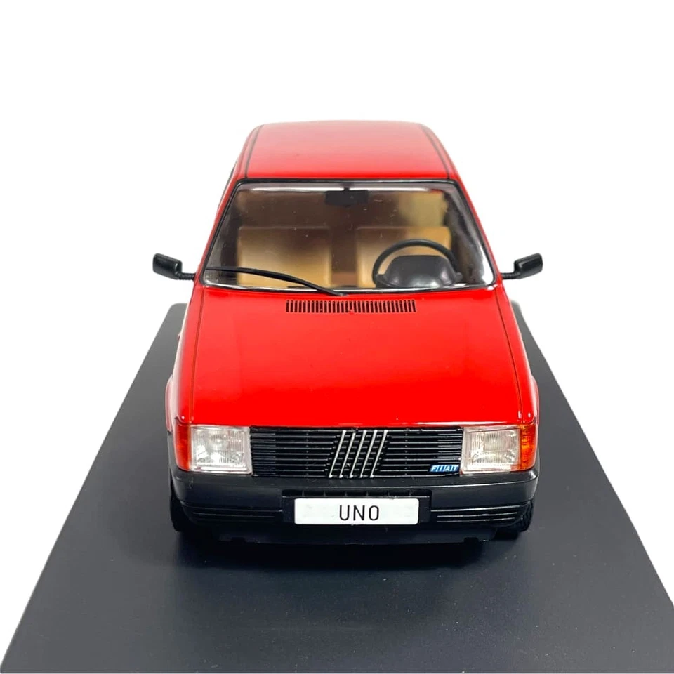 Modellino Auto Whitebox 1/24 Fiat Uno 45 1983 Red - Immagine 2 di 4