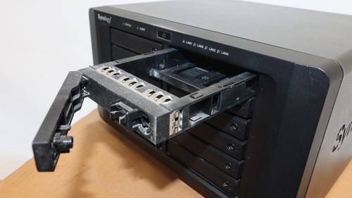 Synology Disk Station FS-1018 + NAS Server Storage Array 12 Bays *FASTEST* - Picture 7 of 11