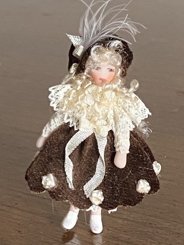 Vintage schöne blonde kleine Künstlerpuppe Puppenhaus Porzellan Gesicht, Hände, Füße 2 Zoll!